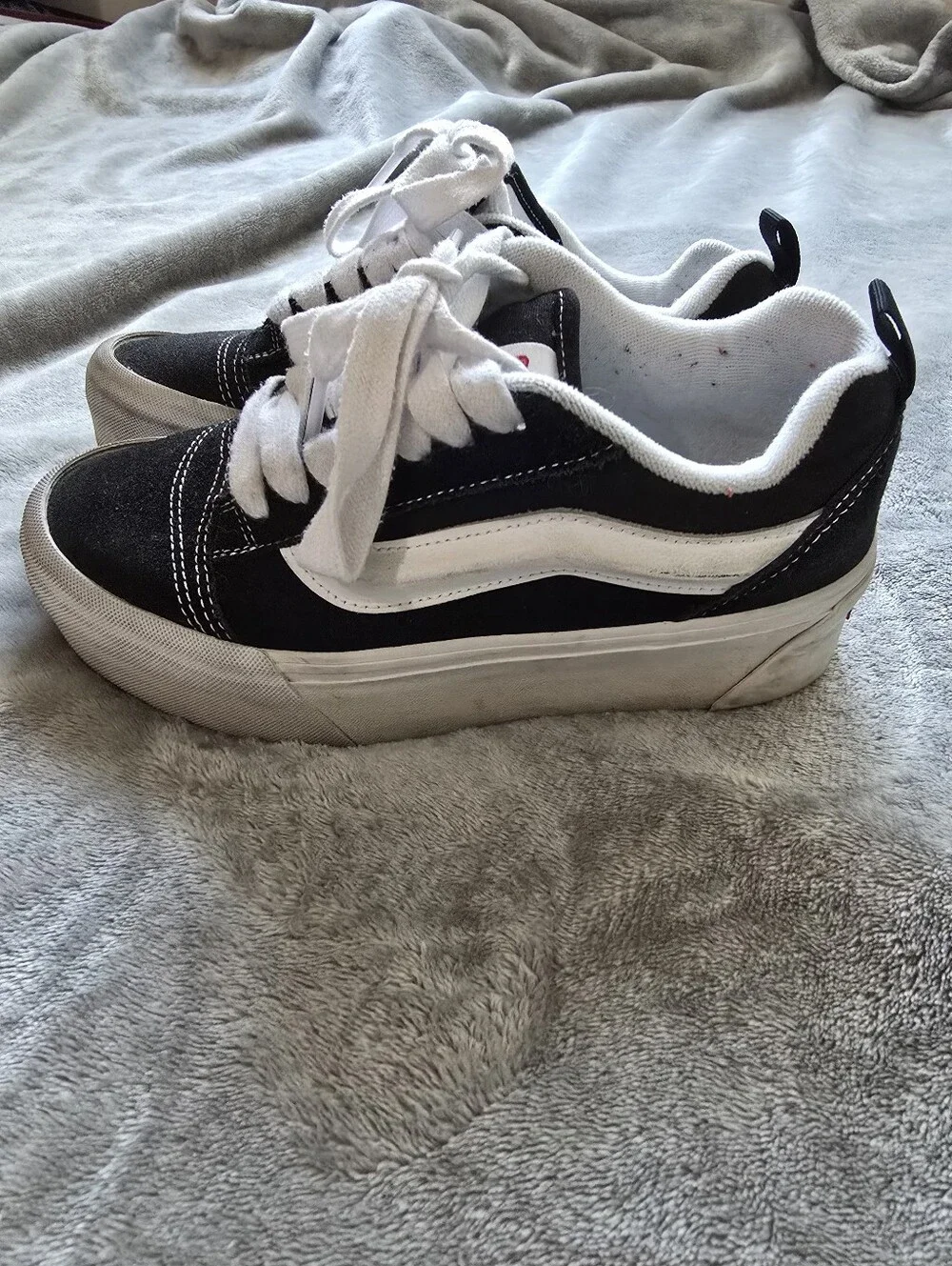 *FAIR CONDITION* Vans Womens Knu Skool Platform Puff Shoes Size 8